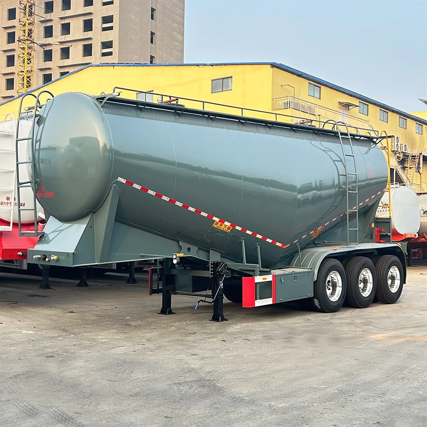 Bulk Cement Tanker Semi Trailer For Pulver